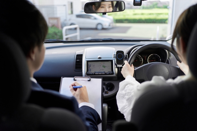 「プロの指導から事故をしないための運転が学べる実践型安全運転研修」のサムネイル